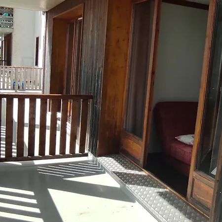 Apartment Spacieux A Super-besse Avec Terrasse Et Garage - Fr-1-814-147 Super Besse