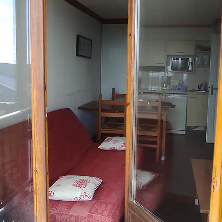 Spacieux A Super-besse Avec Terrasse Et Garage - Fr-1-814-147 Super Besse