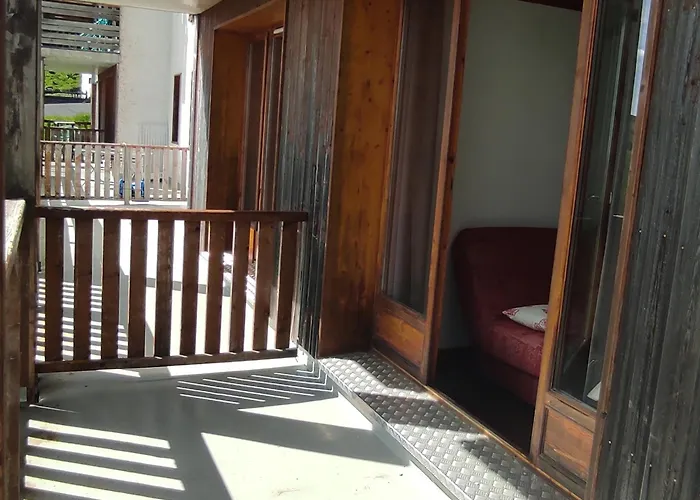 Apartment Spacieux A Super-besse Avec Terrasse Et Garage - Fr-1-814-147 Super Besse