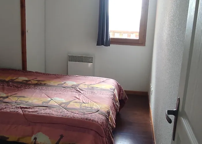 Spacieux A Super-besse Avec Terrasse Et Garage - Fr-1-814-147 * Super Besse