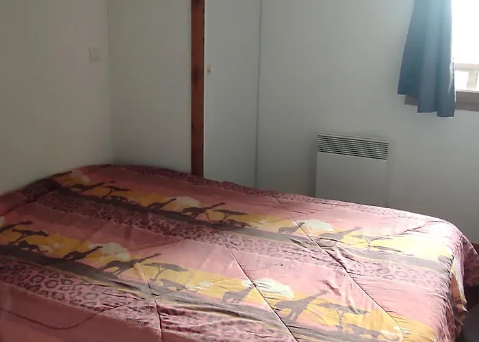 Spacieux A Super-besse Avec Terrasse Et Garage - Fr-1-814-147 Apartment