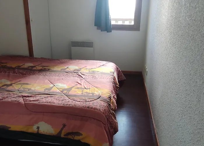 Apartment Spacieux A Super-besse Avec Terrasse Et Garage - Fr-1-814-147